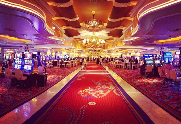 mengintip-kehidupan-para-high-roller-di-casino-mewah