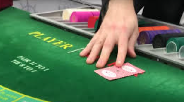 Meja Live Casino dengan Dealer Paling Ramah dan Profesional